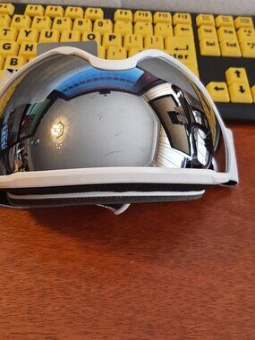 Odoland Ski Googles New TAG With Defect Front Glass W Light Scratches